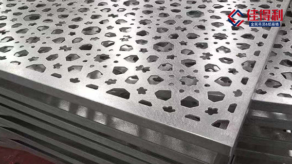 鋁單板幕墻表面處理的材料是什么？